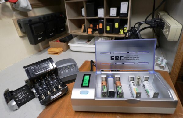 Big Spring Sale 15% Off on EBL Smart Battery Charger - Image 3