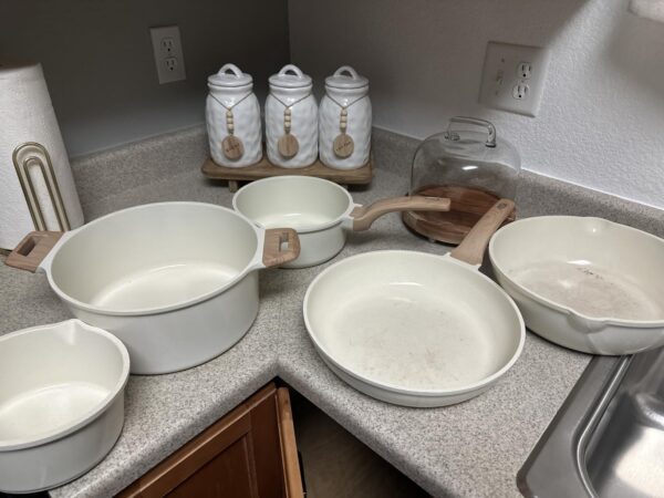 Limited Time Deal 40% Off on 14 Pcs Pots and Pans Set Nonstic - Image 3