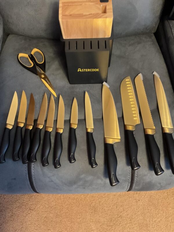 Big Spring Deal 58% Off on Astercook 15 Pieces Knife Set - Image 3