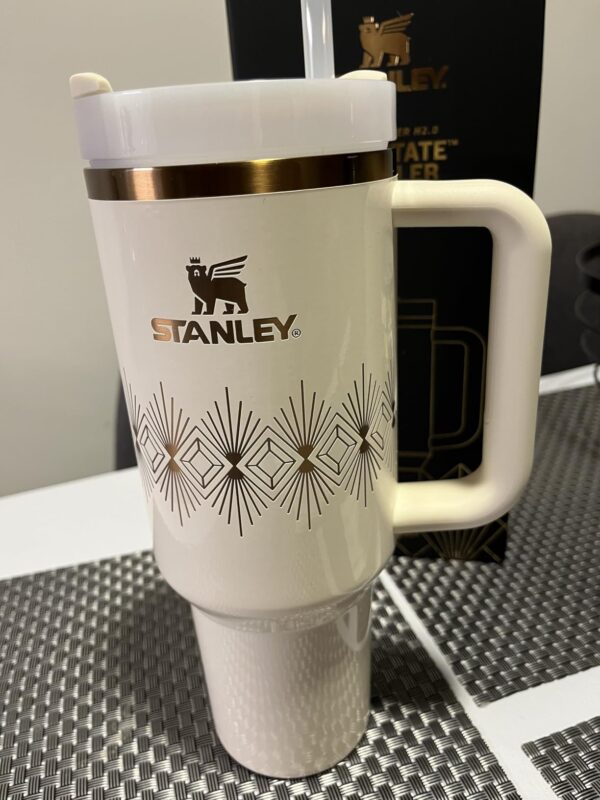Limited Time Deal 25% Off on STANLEY Quencher H2.0 Tumbler with Handle and Straw - Image 5