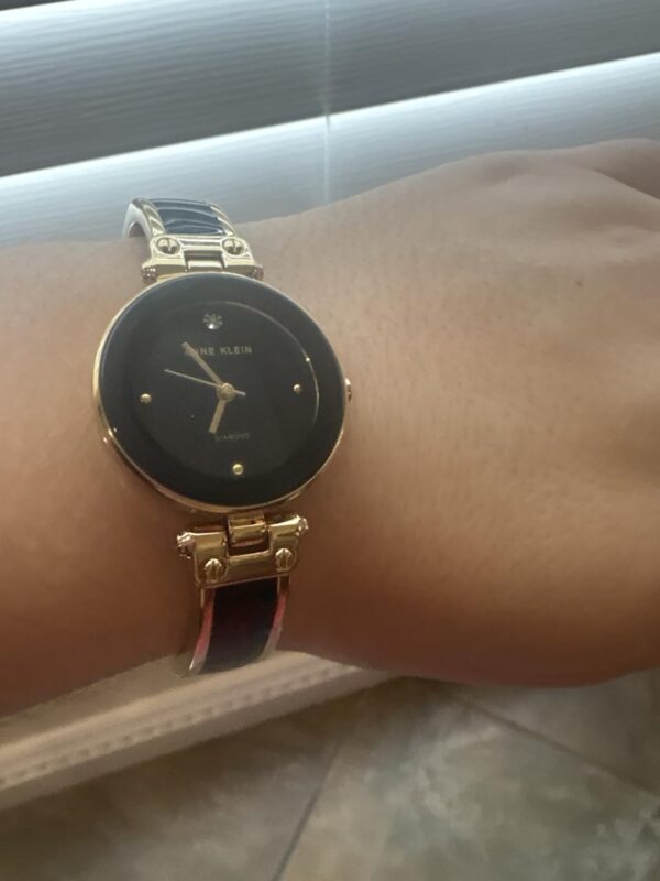 Limited time Deal 73% Off on Diamond Dial Bangle Watch - Image 3