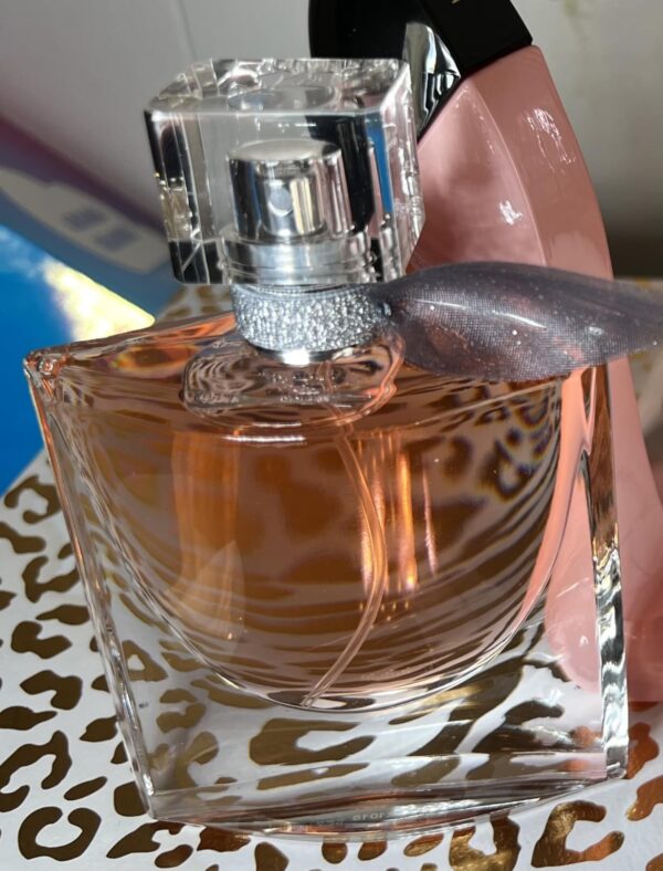 Limited Time Deal 15% Off on Long Lasting Fragrance with Notes of Iris, - Image 2