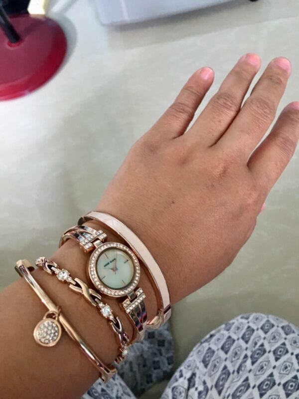 Limited time Deal 70% Off on Women Watch and Bracelet Set - Image 3